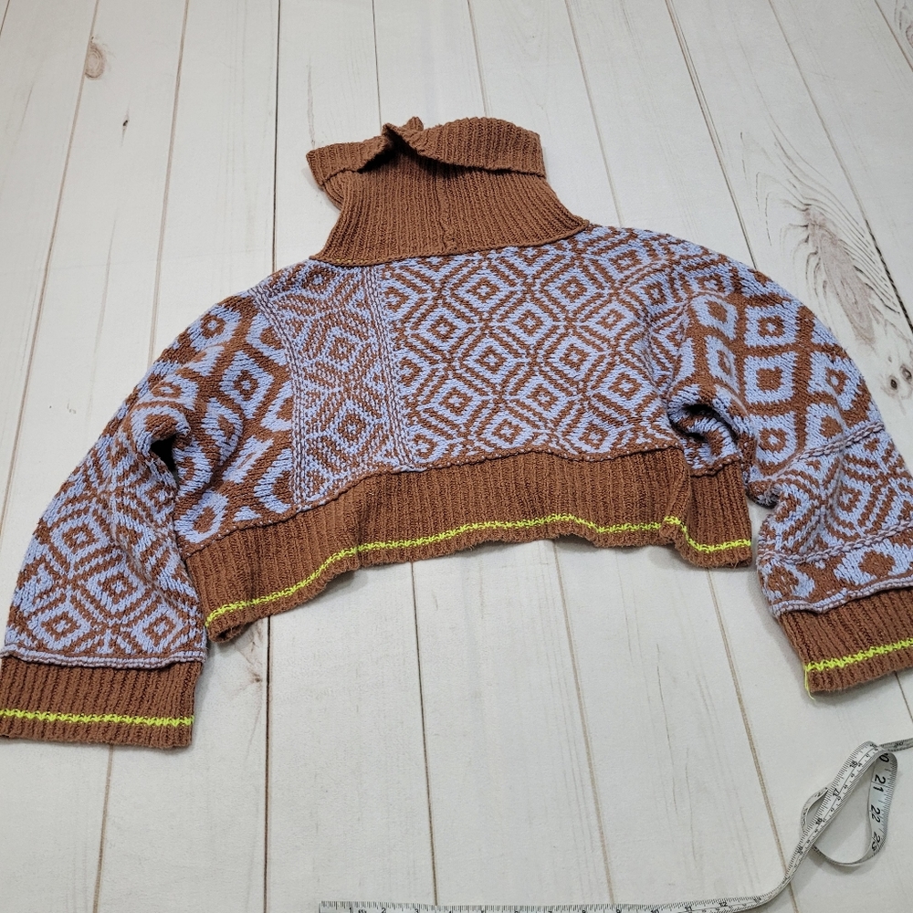 Geometric Patterned Brown And Blue Turtleneck Swe… - image 8